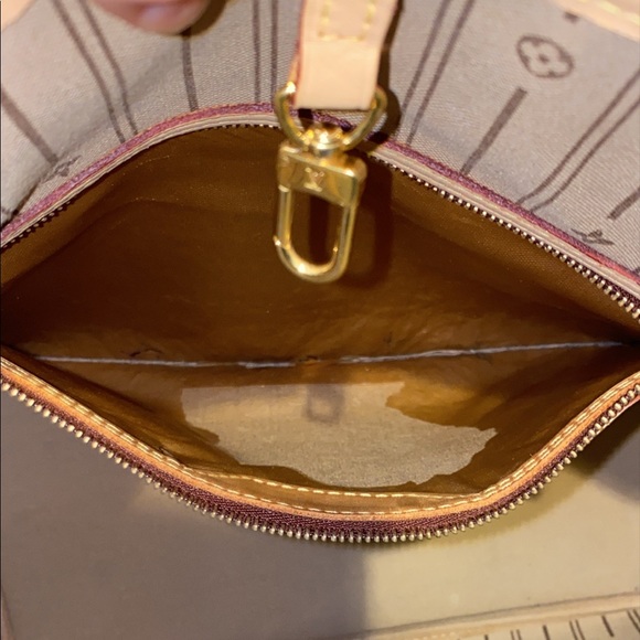 Louis Vuitton Neverfull MM - Picture 10 of 16